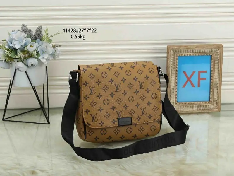 louis vuitton mini sac a main pour homme s_1115474